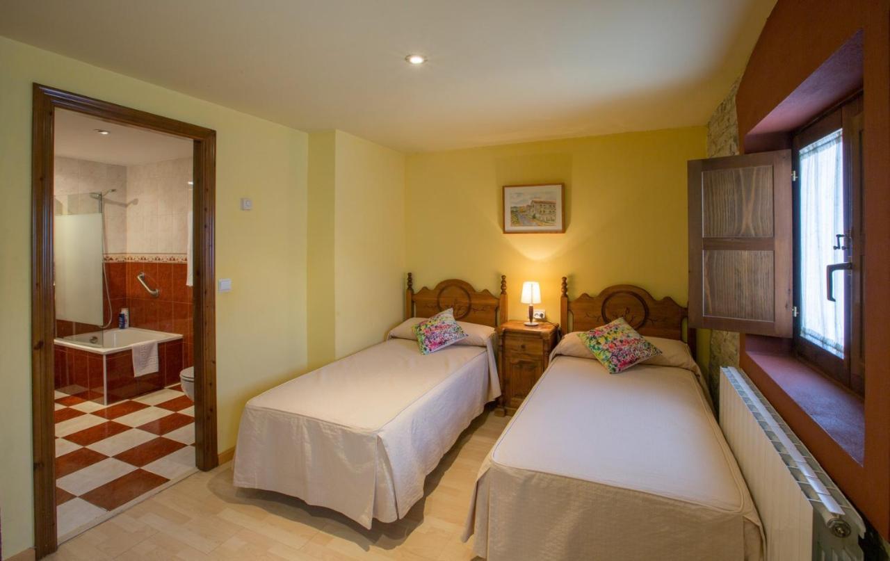 Hotel Rural Los Cerezos De Yanguas Bagian luar foto