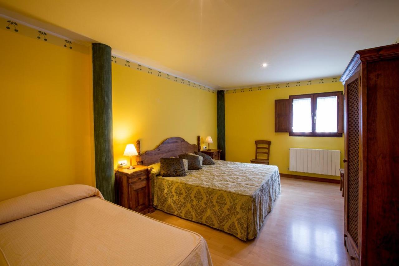 Hotel Rural Los Cerezos De Yanguas Bagian luar foto