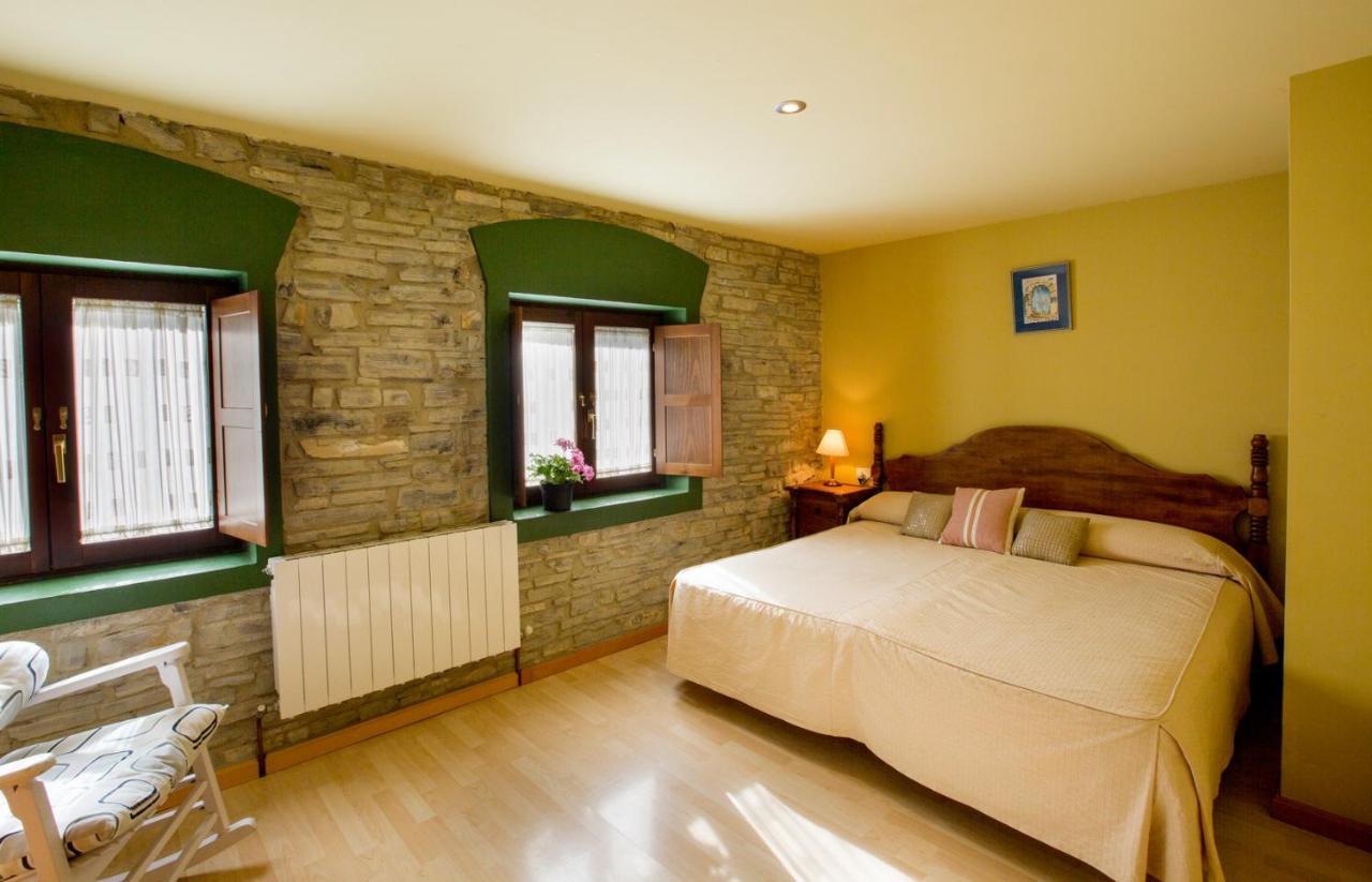 Hotel Rural Los Cerezos De Yanguas Bagian luar foto