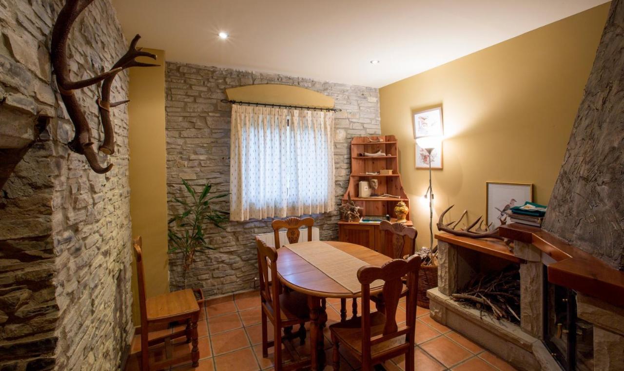 Hotel Rural Los Cerezos De Yanguas Bagian luar foto